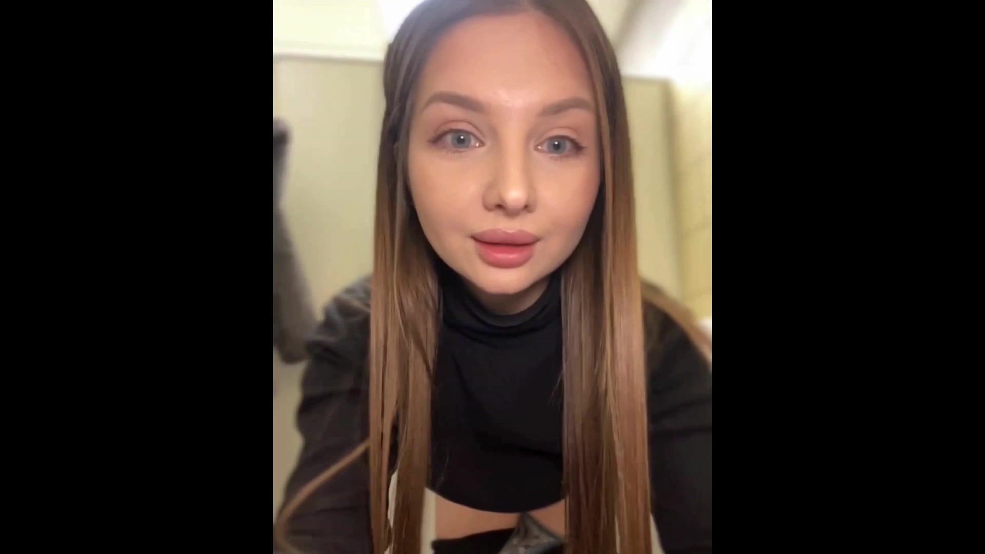 Slut Masturbates In Public Toilets