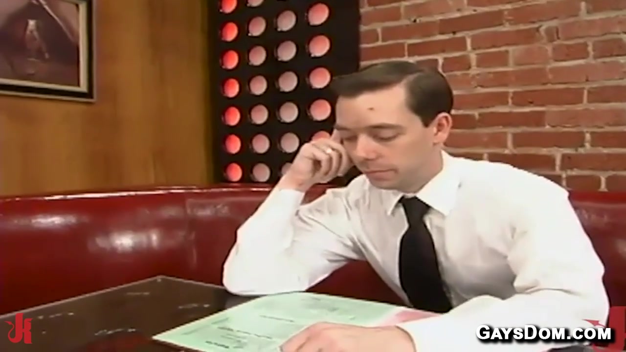 Amateur Mike Takes Deep Anal For The First Time In This Hot Restaurant Scene