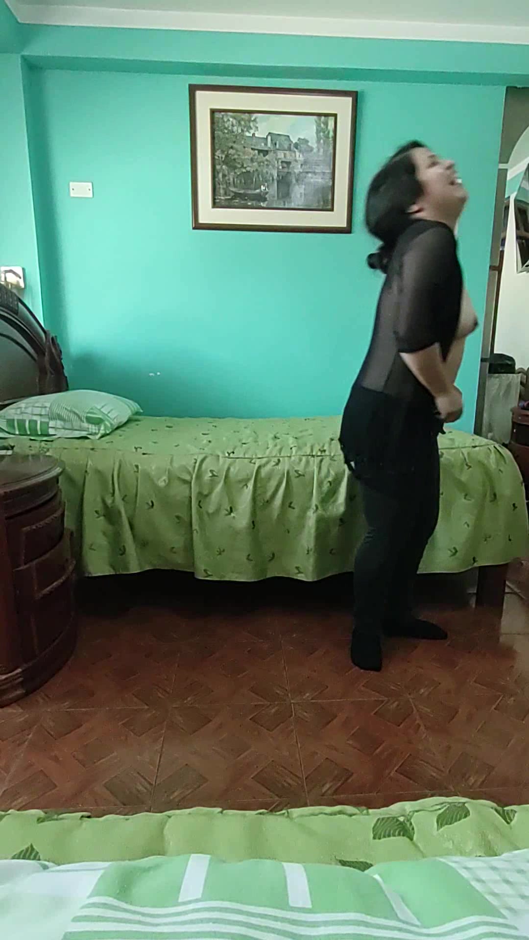 Puta con gran culo es follada por mi amigo