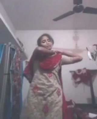 Gouthami Reddy Manthena changing chudidhar & Red bra showing nude boobs pussy ????