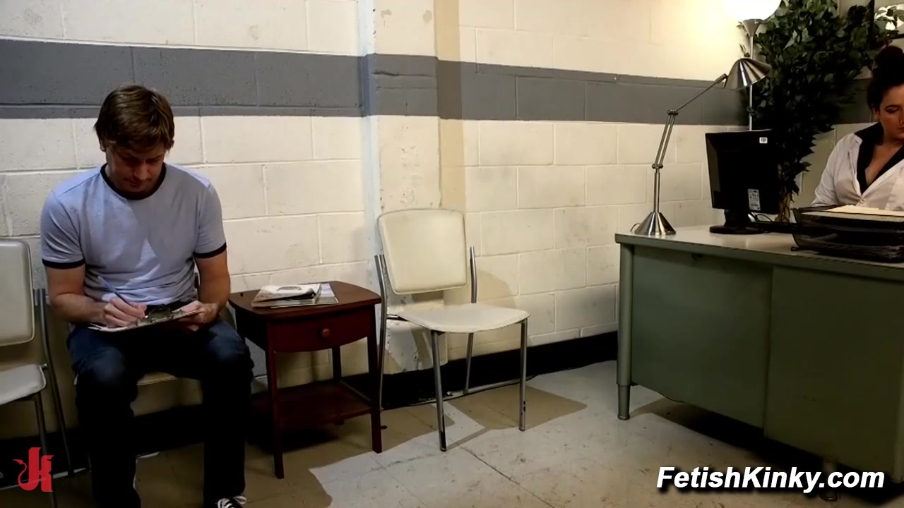 Lorelei Lee Gives Intense Humiliation to Slaveboy with Hardcore BDSM Action