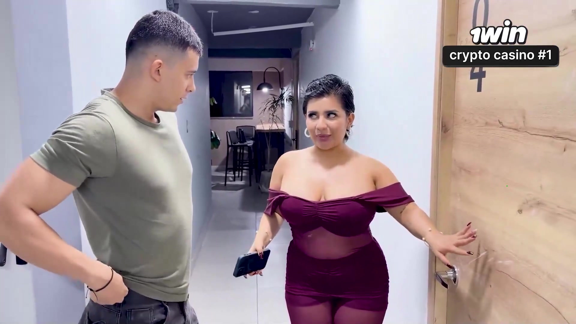 Amateur Latina BBW with meaty bra-stuffers takes yam-sized prick while her boyfr
