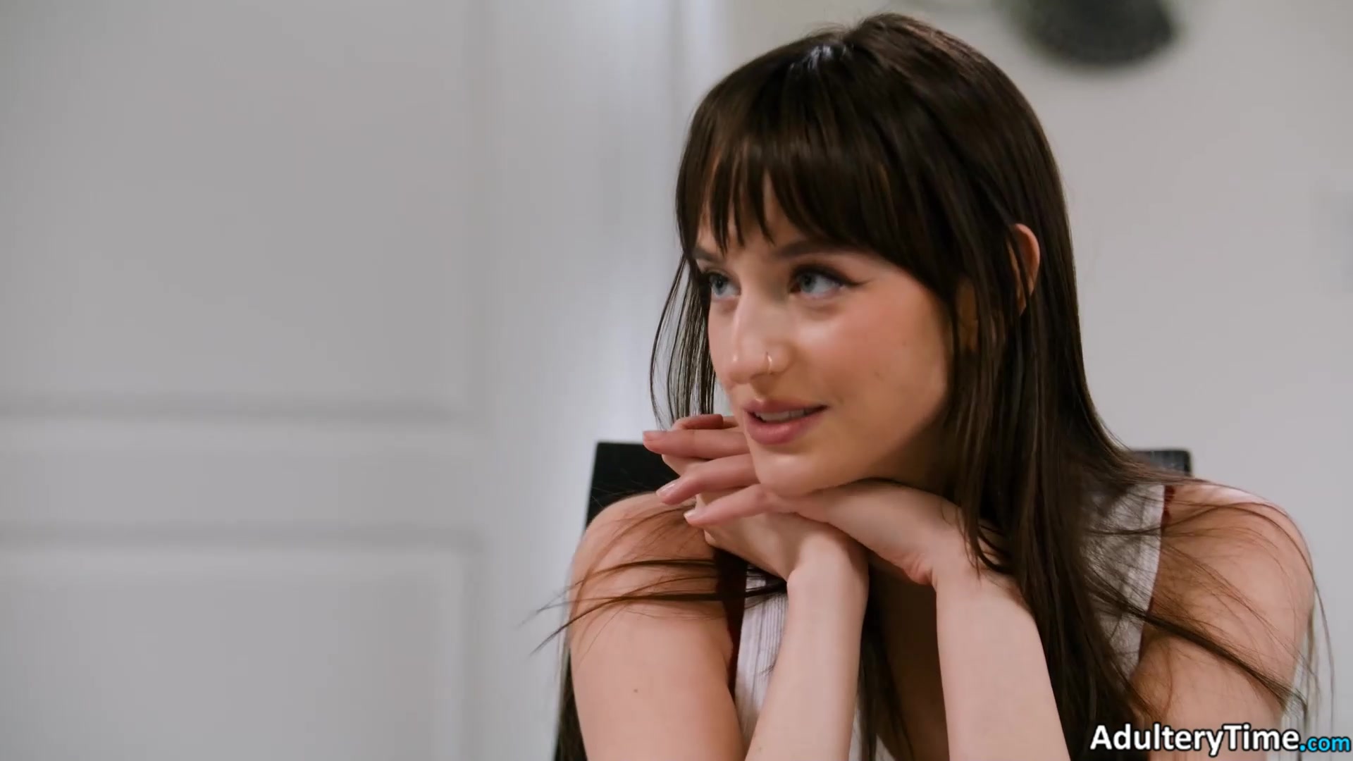 Cute Teen Leah Hayes Falls In Love With Tranny Tutor Lana Smalls