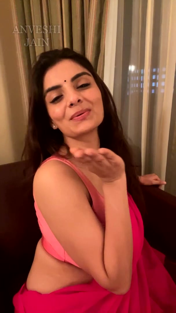 Anveshi Jain Hot Saree Live Navel