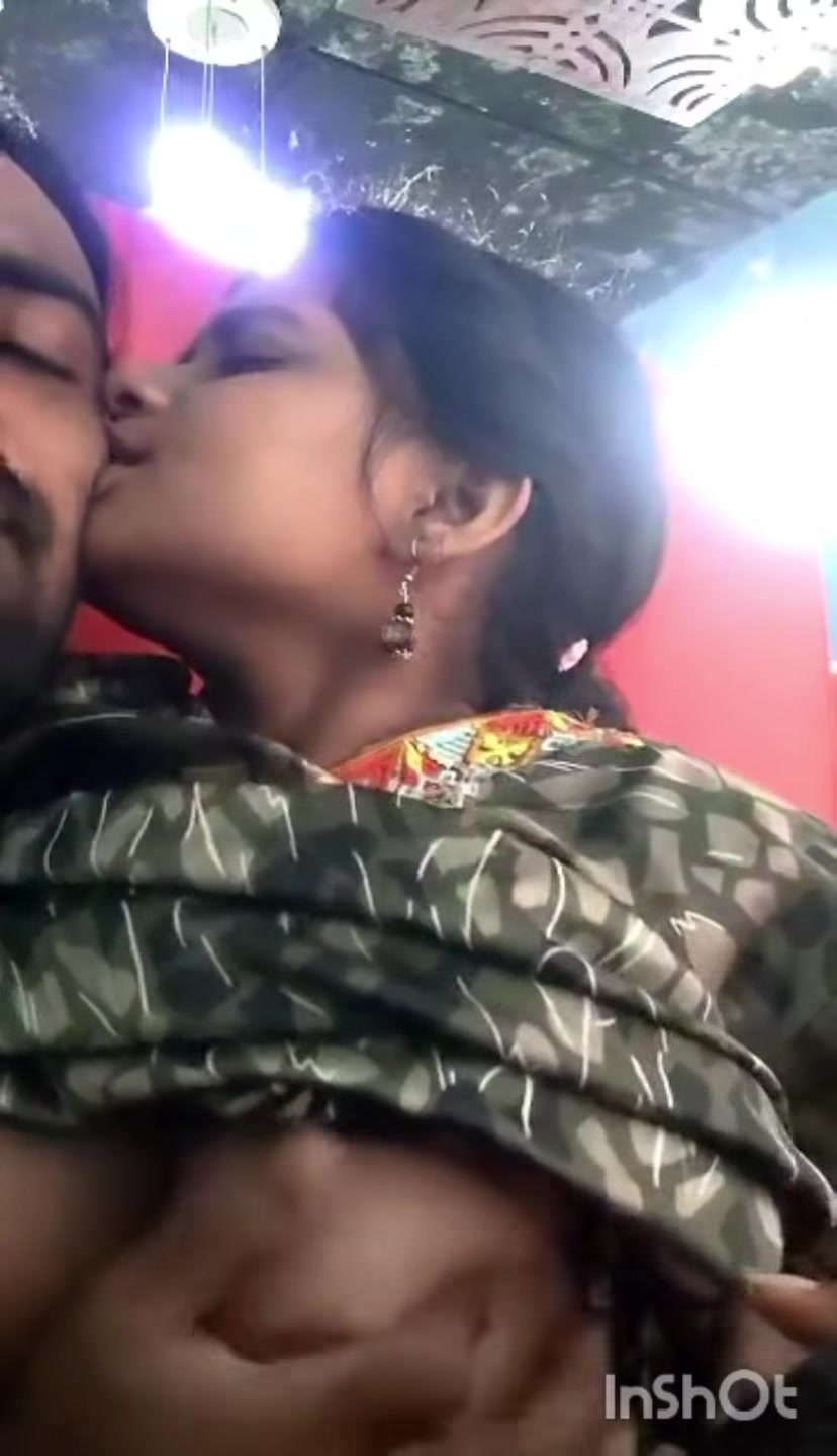BANGLADESHI HORNY COUPLE FULL ENJOYING IN RESTAURANT