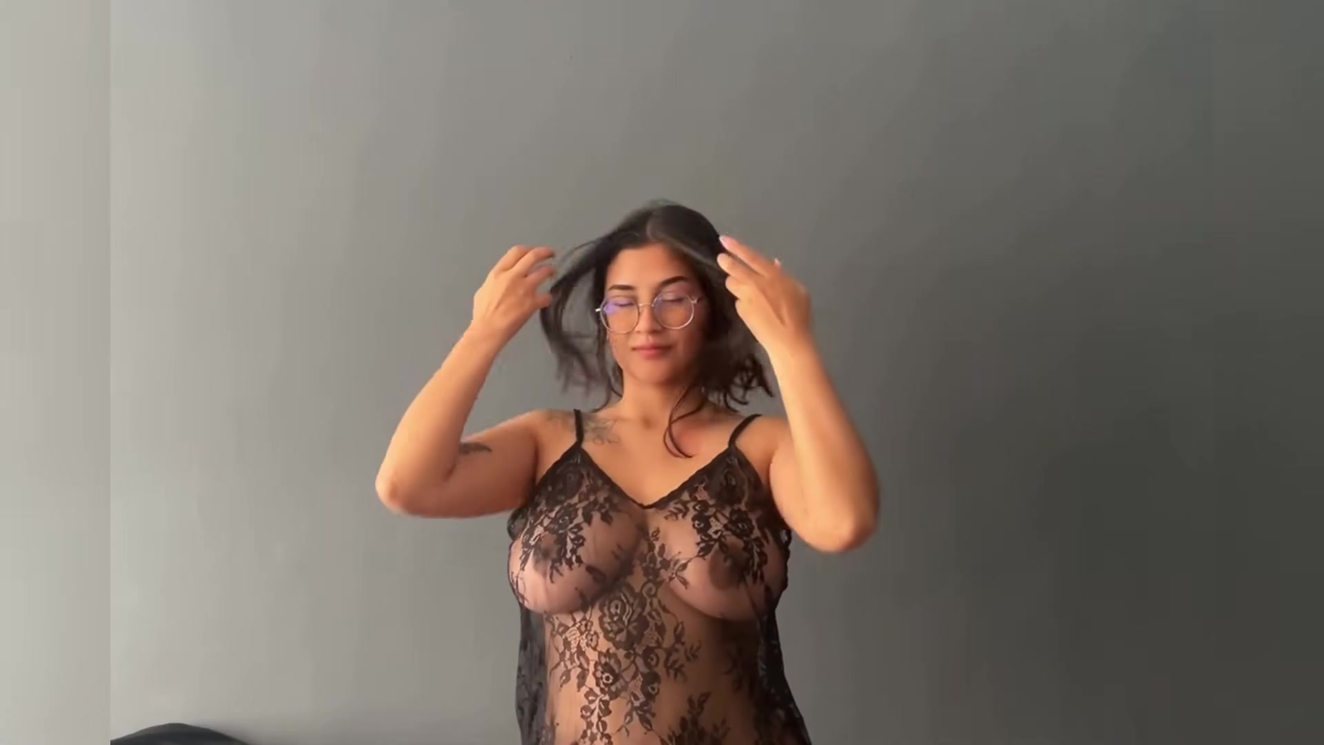 Curvy Molly – Transparent At :30