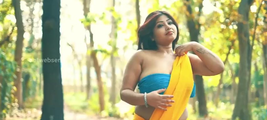Monalisa Big Navel Hot Boobs