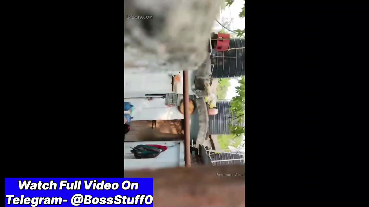 Tamil chachi ko khule me nangi nahate hue chupke se dekha