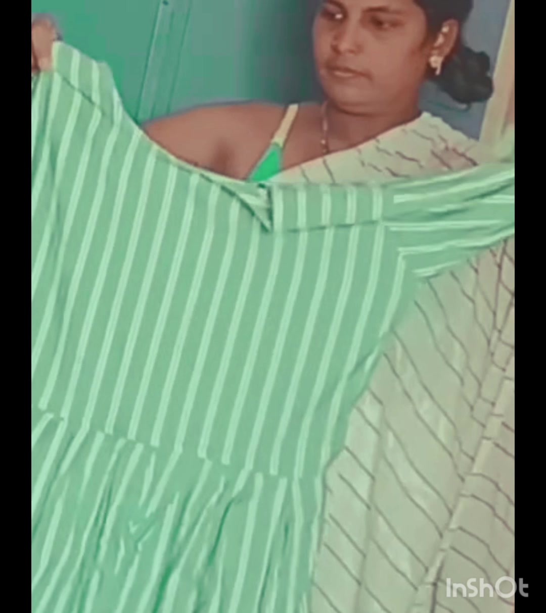 Bhabhi dress change
