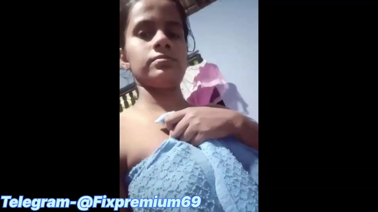 Sexy girl ka boobs pussy or ass show and chut fingering