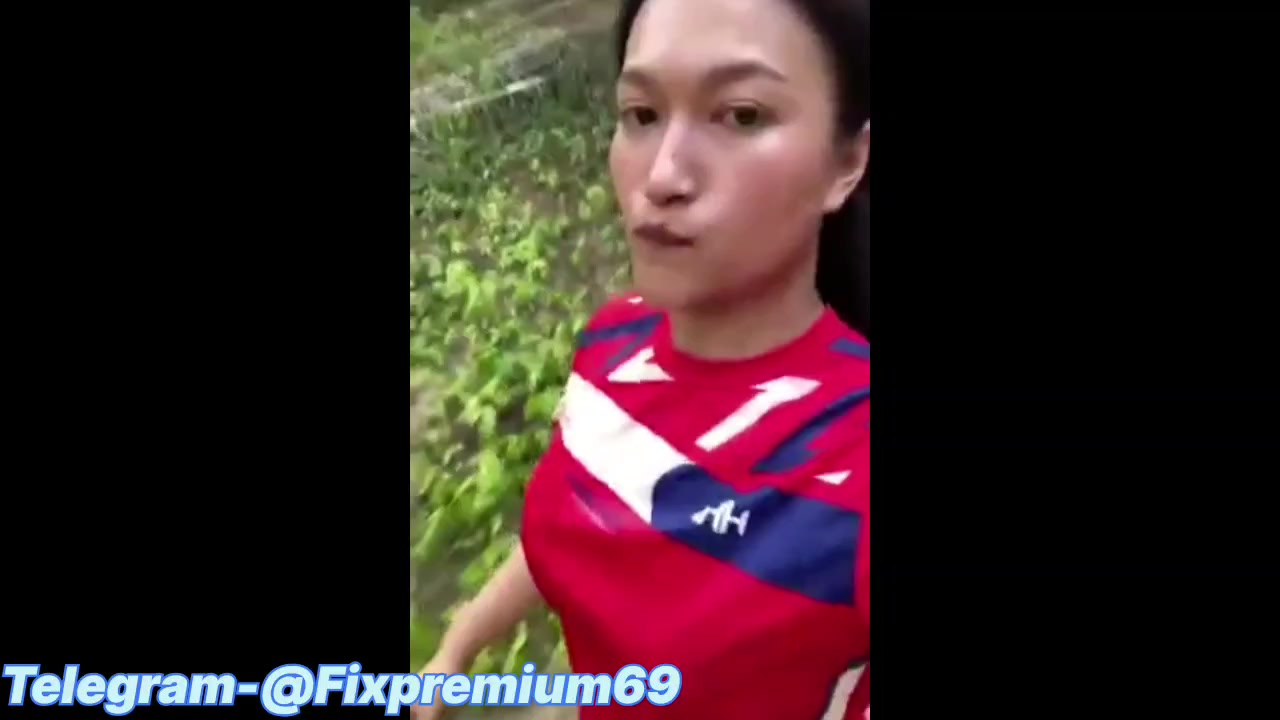 Khulle mai boyfriend ka bada lund ko chus chut chudwaai ladki nai