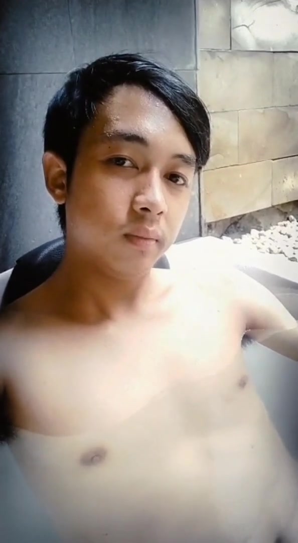 mas rizal lagi mandi video pribadi kesebar