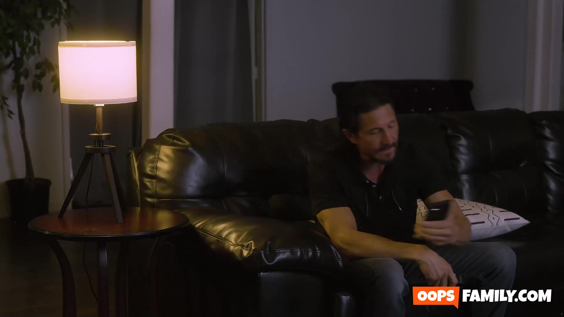 After a lengthy day at work, she astonished her stepdad with a blowjob and a smo