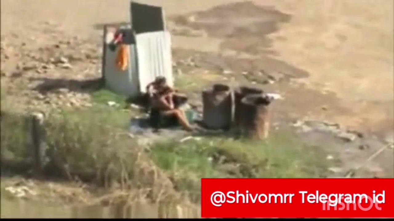 Desi aunty outdoor nude  bathing