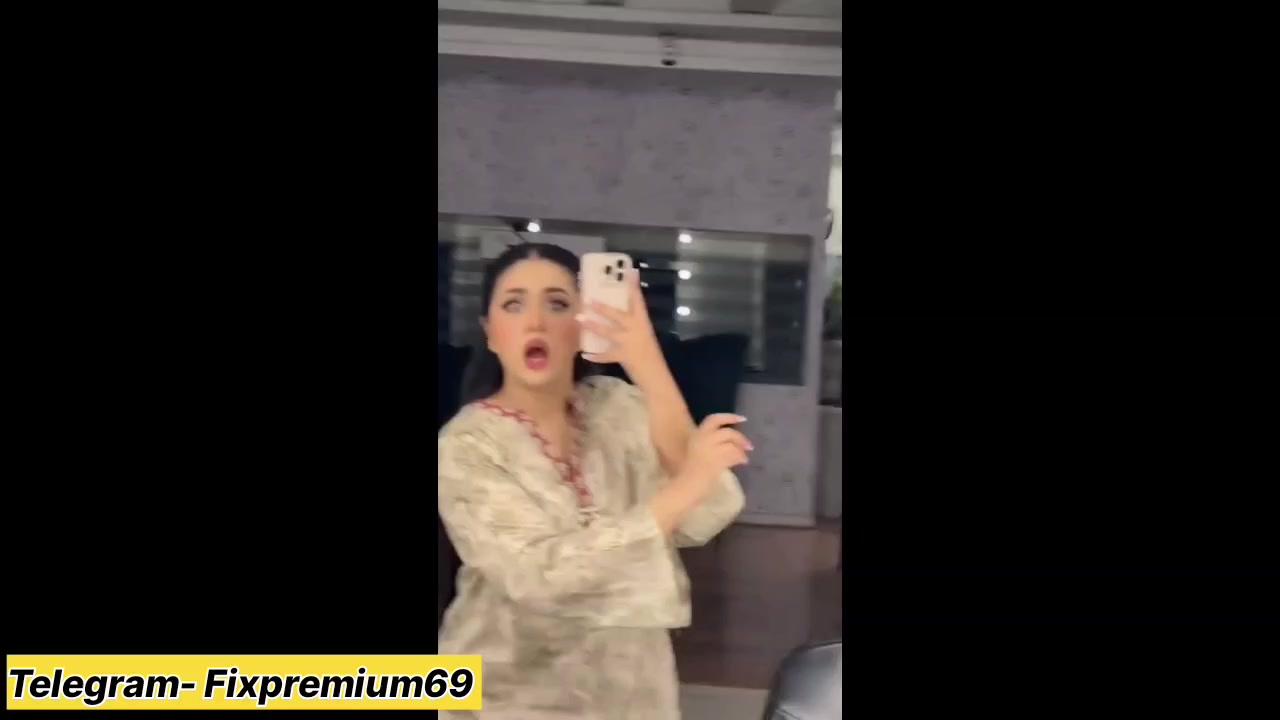Hot Pakistani Influencer Pink Pussy fucked by Driver Cum on Mouth -