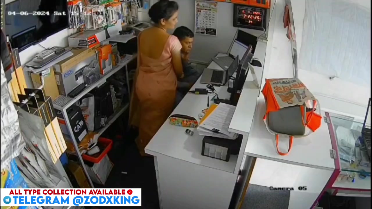 Viral Shop Keeper Fuck Customer in Sexy Saari Caught on CCTV Camera