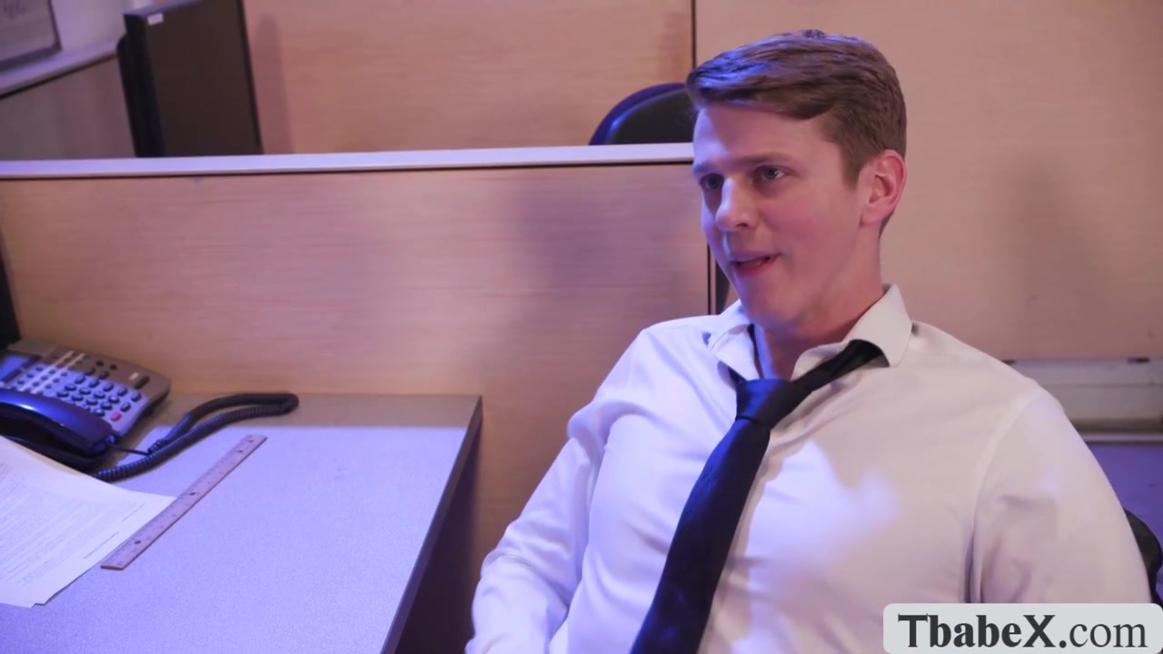 Horny coworkers enter empty office and do anal xxx