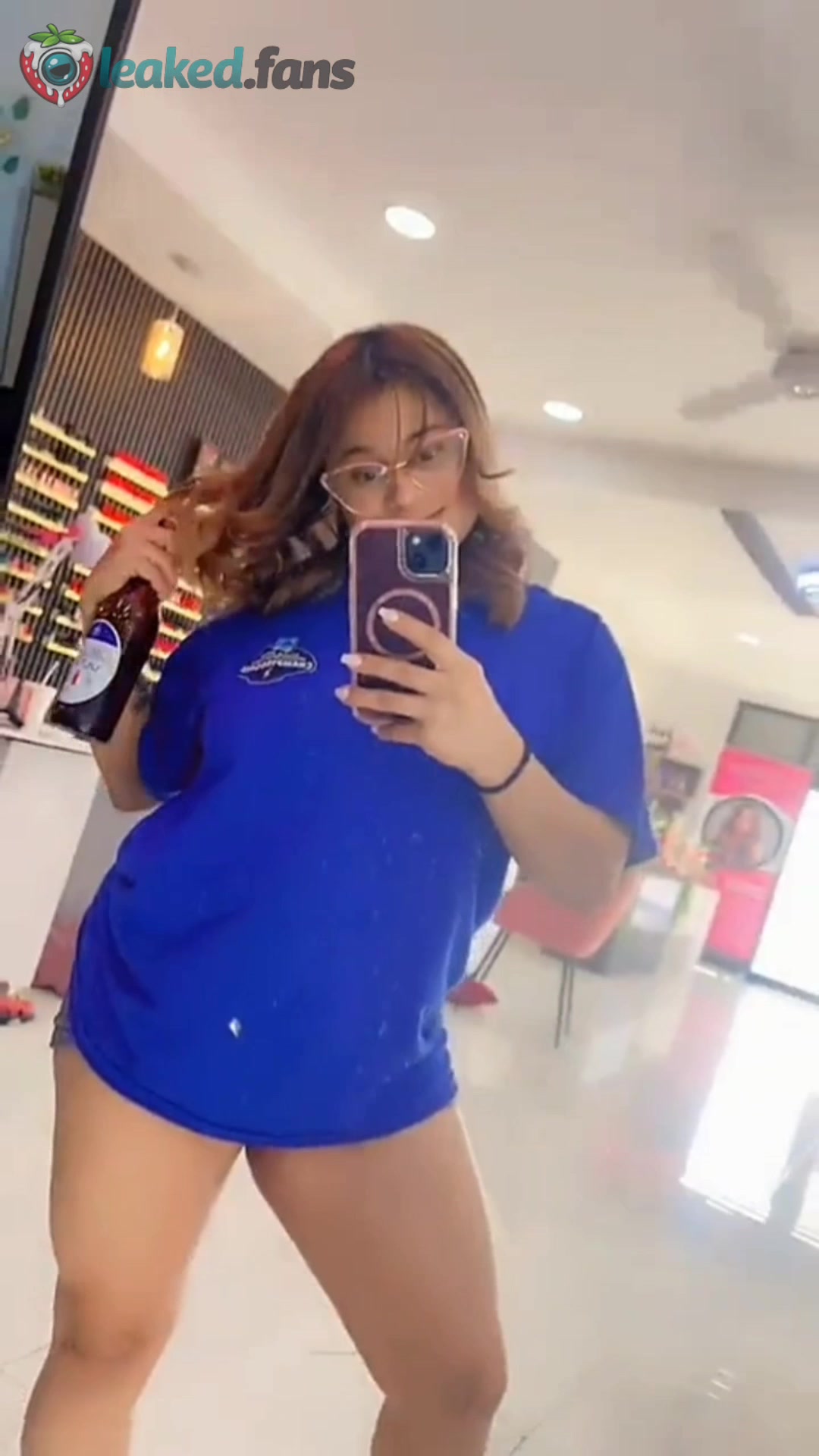 AlejandraFoxyHn real honduran Tiktoker accept money for making A blowjob