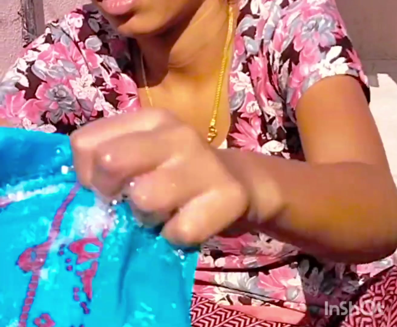 Beautiful bhabhi cleavage
