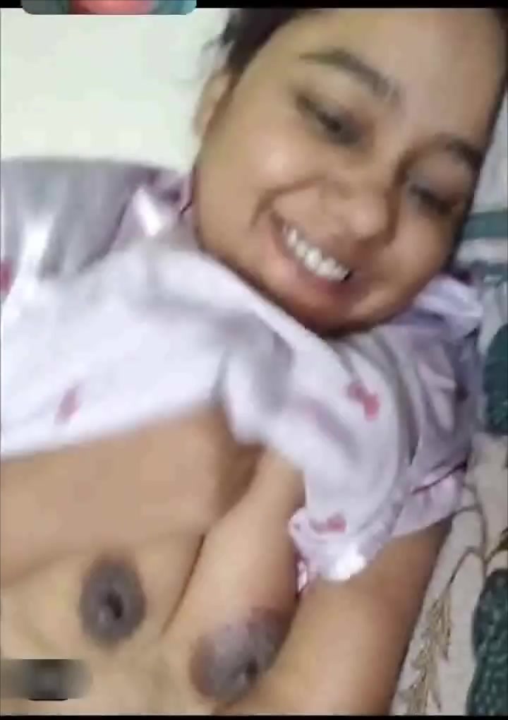 SEXY SNEHA BHABHI SHOWING BOOBS