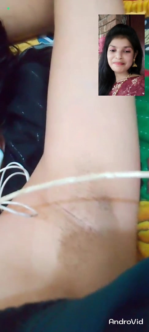 বাংলাদেশী মেয়ে উলঙ্গ হয়ে দুধ দেখানো এবং ভোদায় আঙ্গুল দিয়ে মাল বের করার ভিডিও