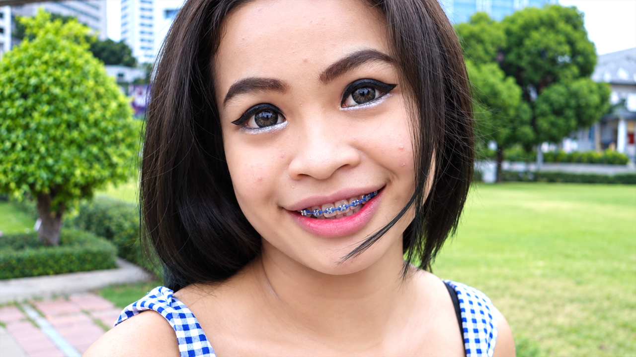 Busty Thai teen amateur street pick up for xxx in his hotel room