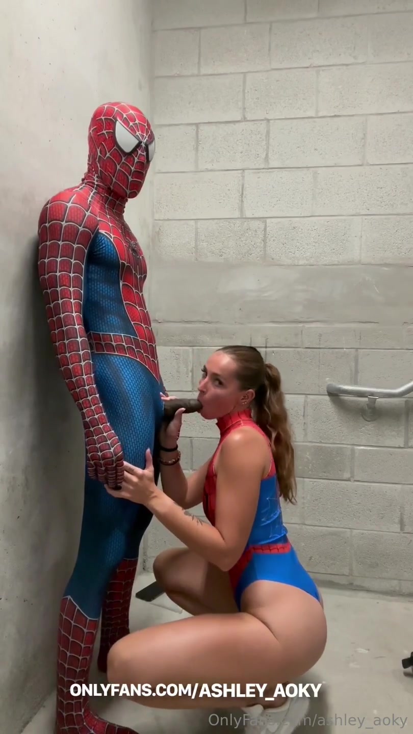 Spidergirl Blowjob
