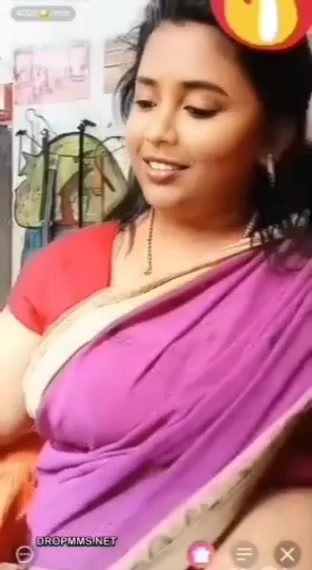 Gouthami reddy manthena Hot in pink saree removing saree blouse showing sexy boobs in video call ????