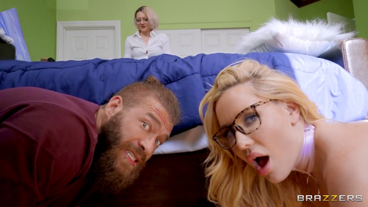 Brazzers: Breast Pumped Mistress Savannah Bond