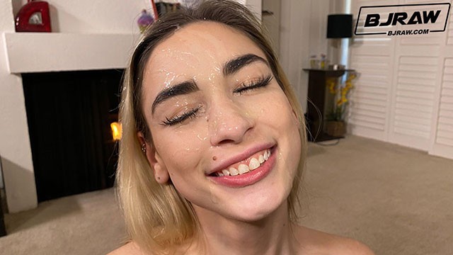 BJRAW Delilah Day's face gets drenched
