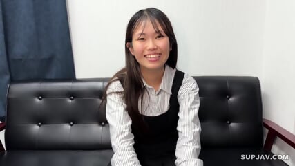 FC2 PPV 4572409 [Amateur & Big Breasts] Super cute 18 year old! ! Moreover, she has huge G-cup breasts in divine style! She rubs her breasts and fucks her raw, and at the end, she gets creampied and is confused.